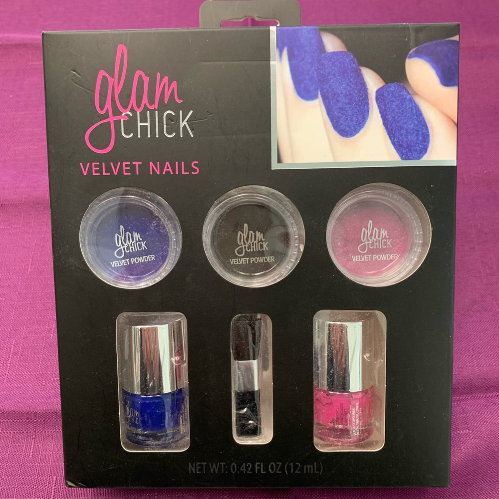 Glam Chick Velvet Nails Set